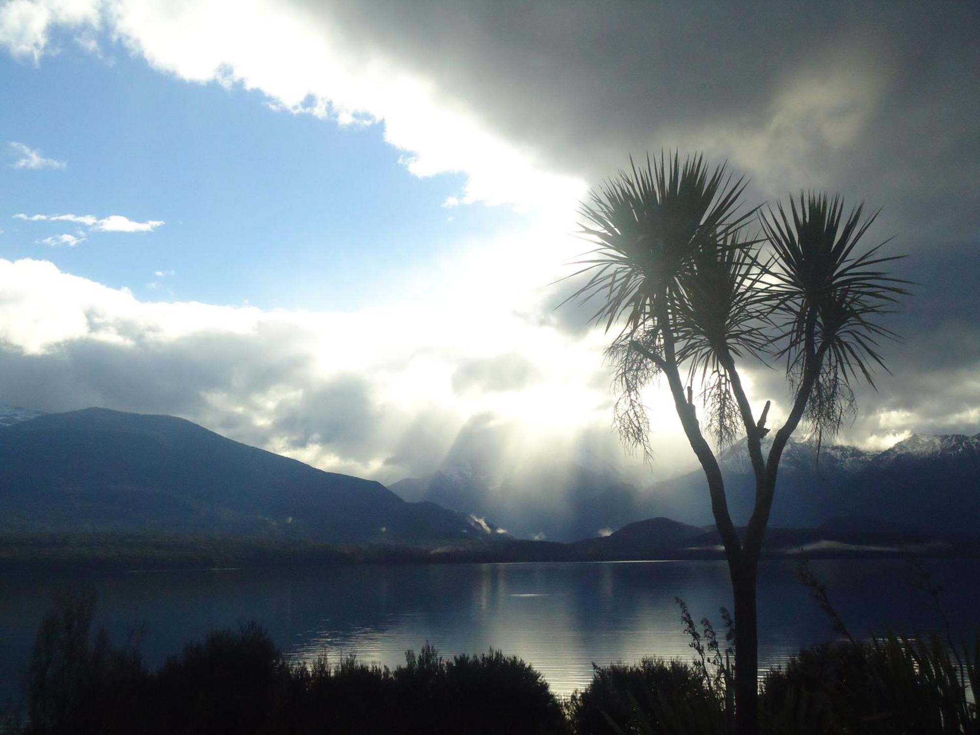 Shakespeare House Bed & Breakfast Te Anau Eksteriør bilde