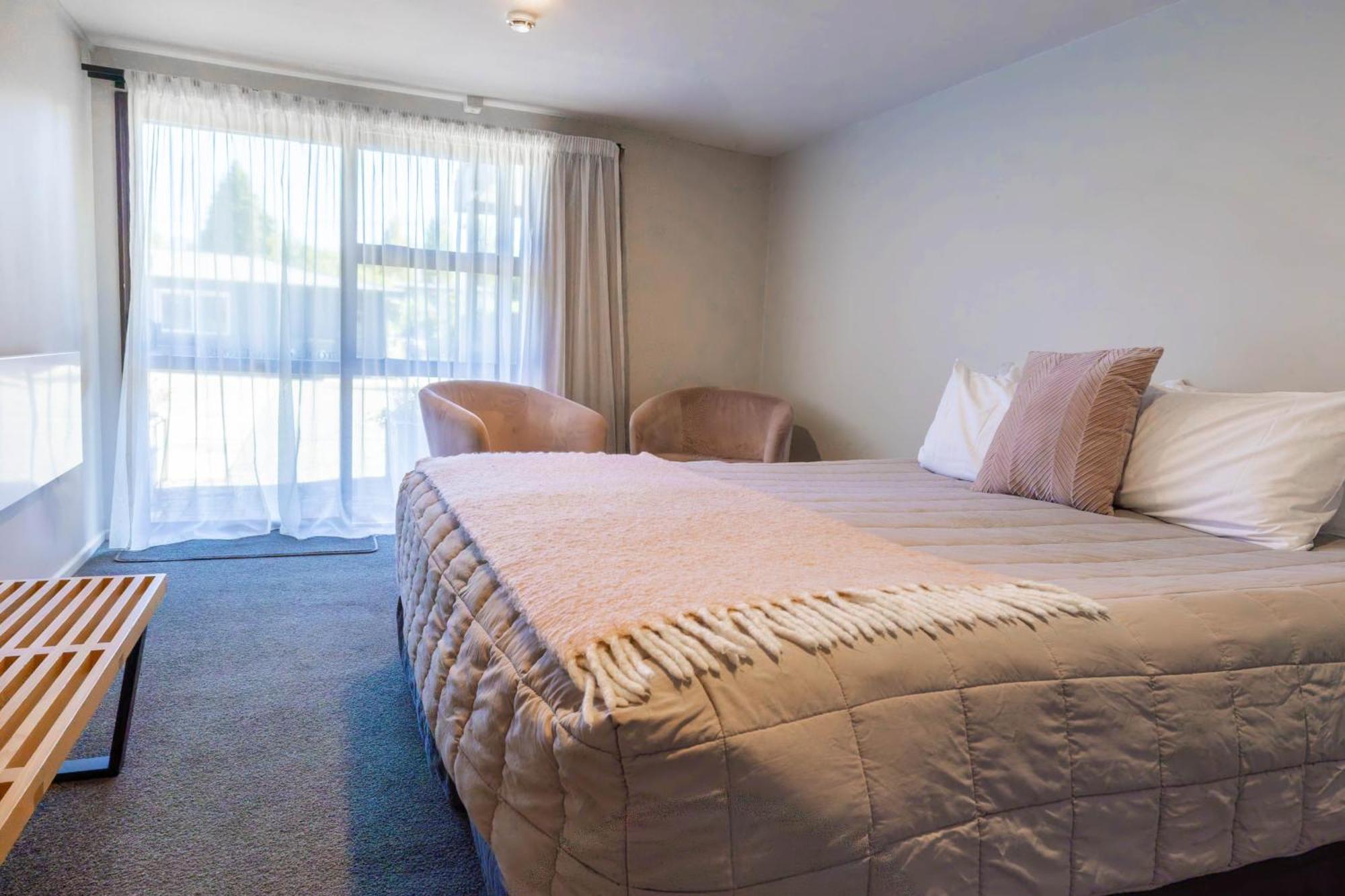 Shakespeare House Bed & Breakfast Te Anau Eksteriør bilde