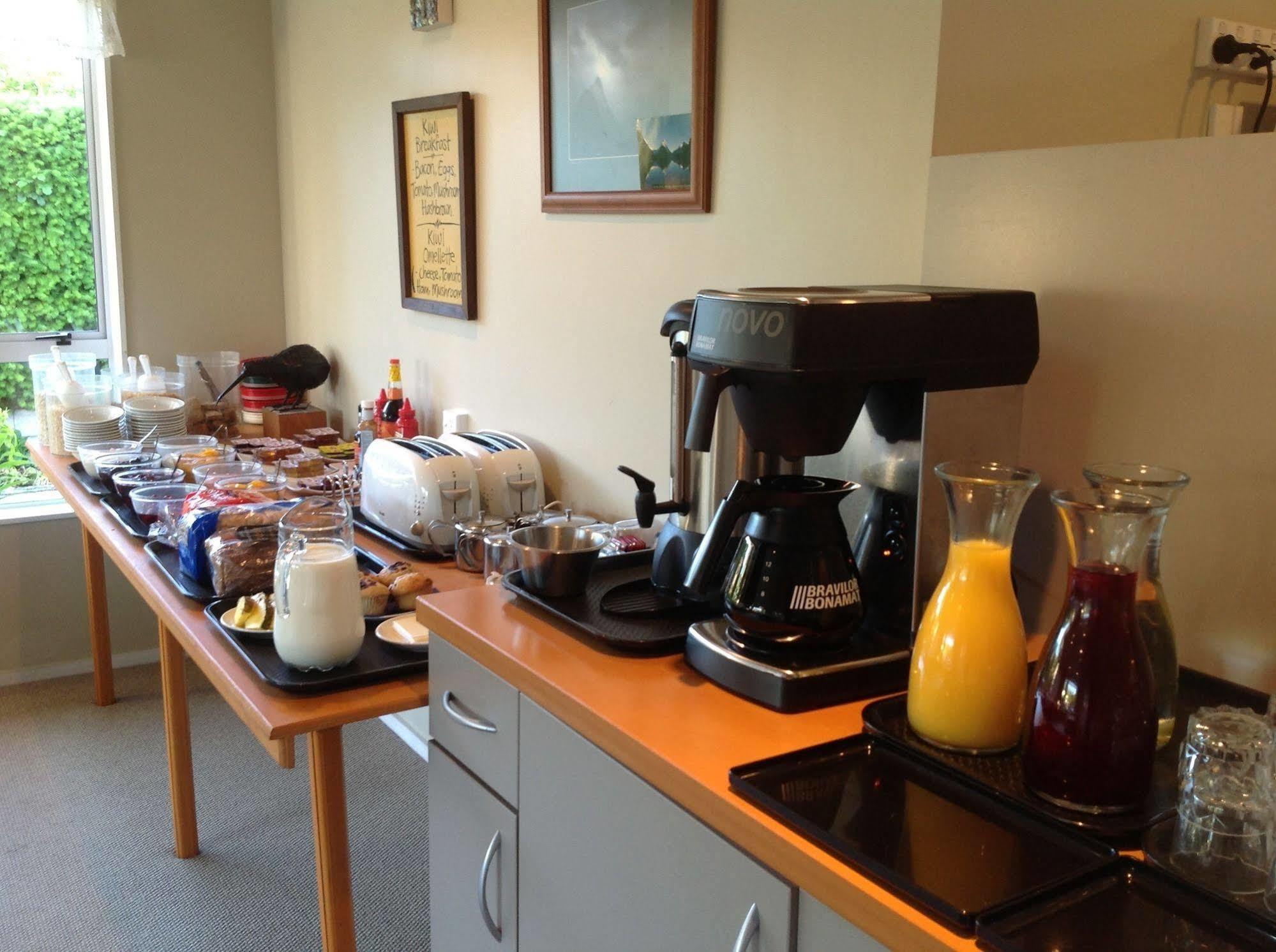 Shakespeare House Bed & Breakfast Te Anau Eksteriør bilde
