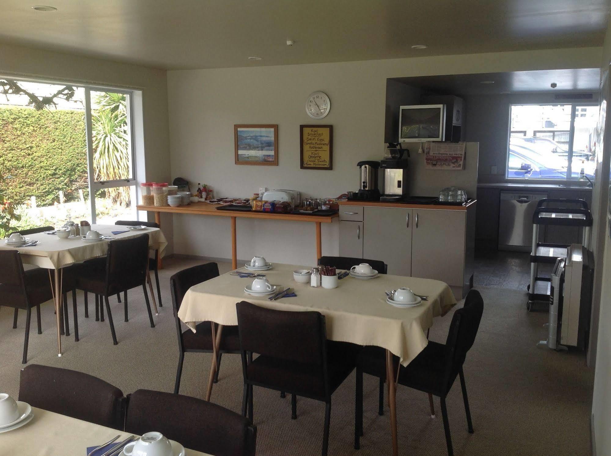 Shakespeare House Bed & Breakfast Te Anau Eksteriør bilde