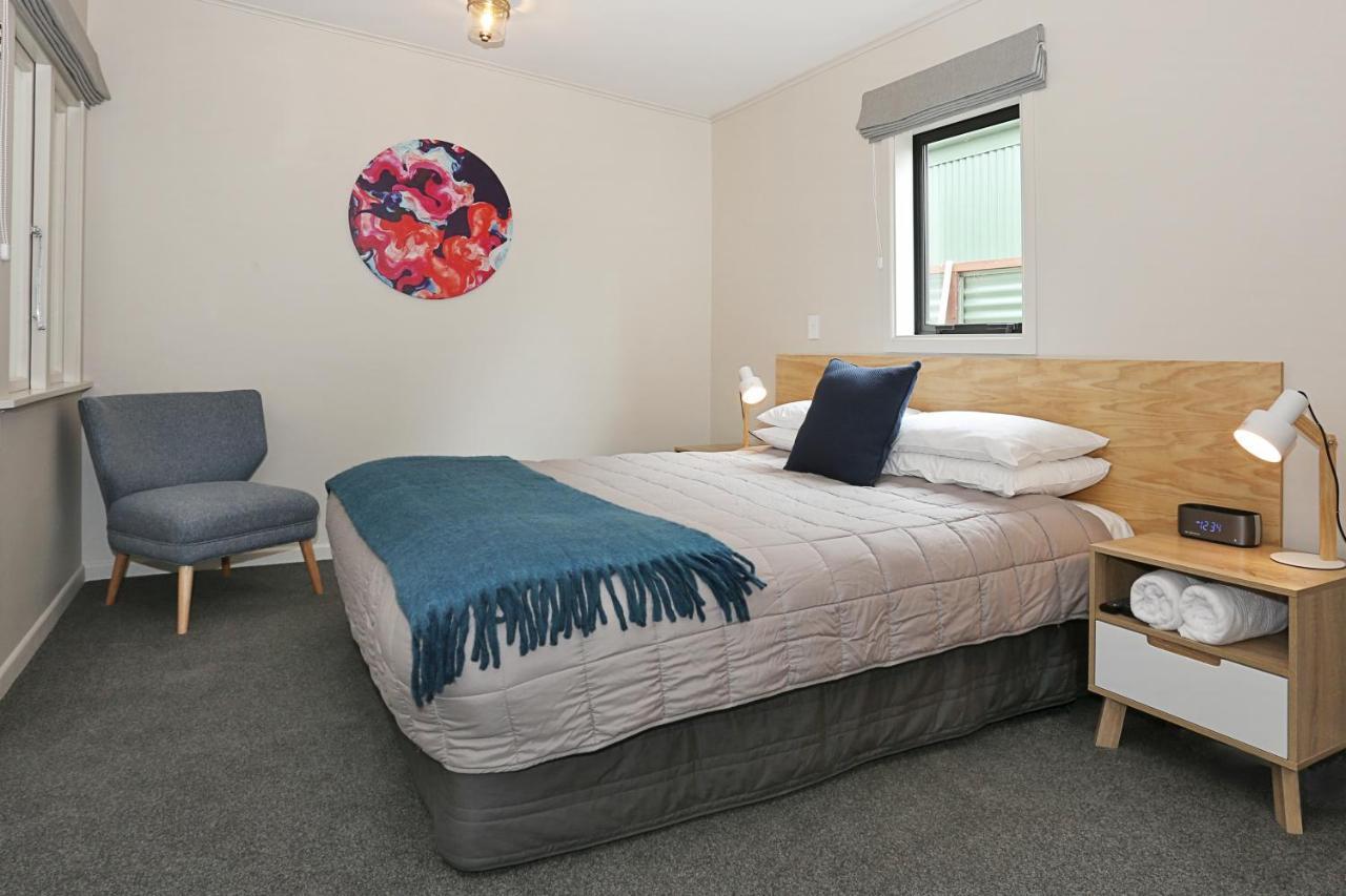Shakespeare House Bed & Breakfast Te Anau Eksteriør bilde