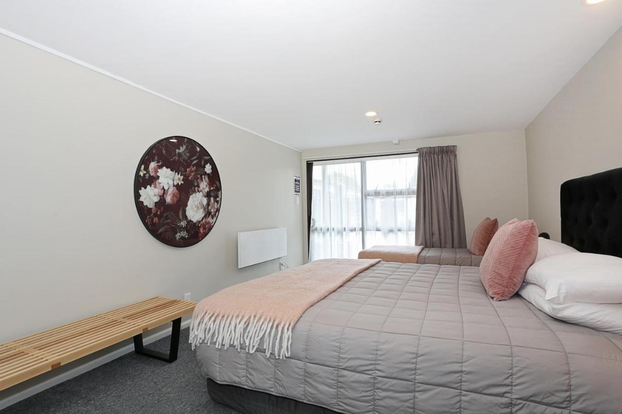 Shakespeare House Bed & Breakfast Te Anau Eksteriør bilde