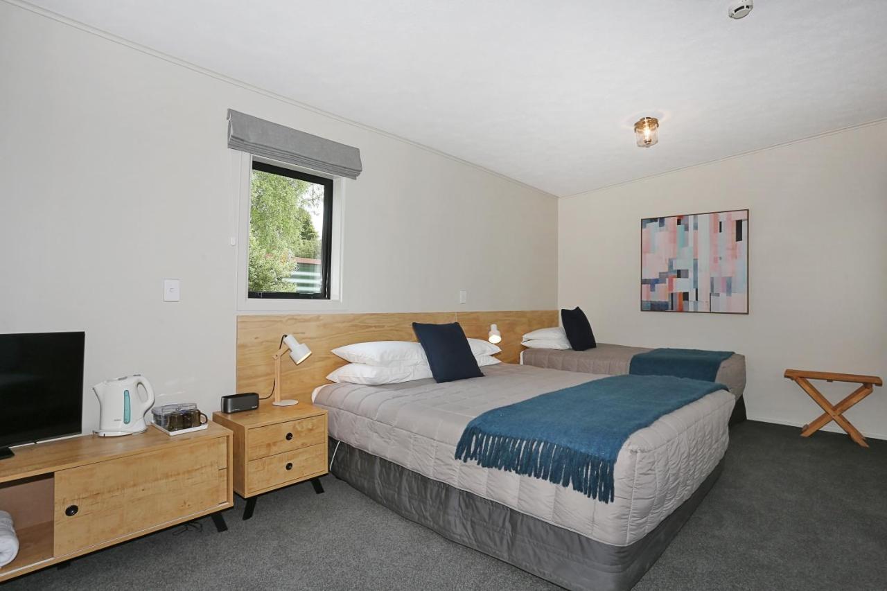 Shakespeare House Bed & Breakfast Te Anau Eksteriør bilde