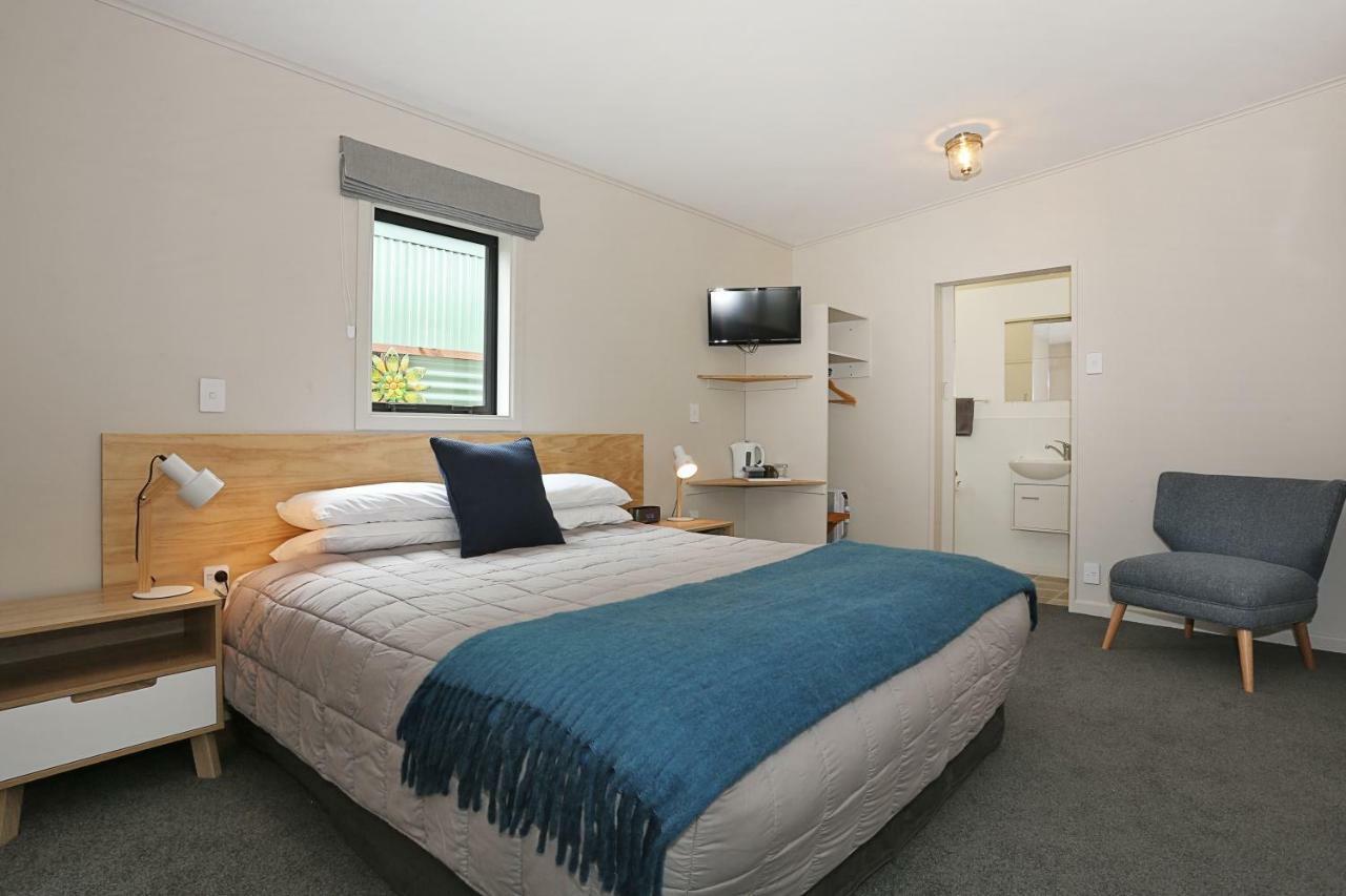 Shakespeare House Bed & Breakfast Te Anau Eksteriør bilde